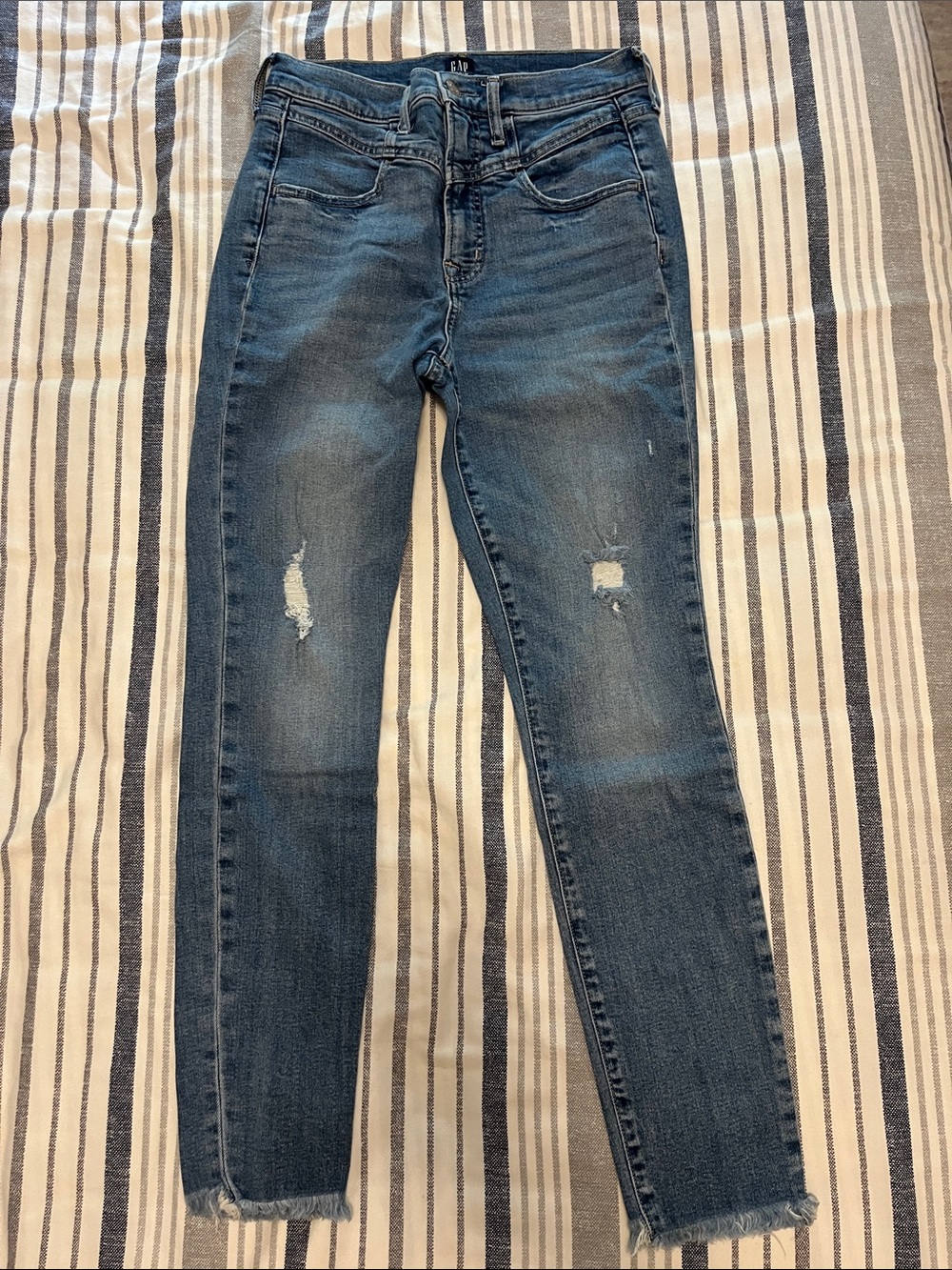 GAP Women’s Mid Blue Distressed Skinny Jeans